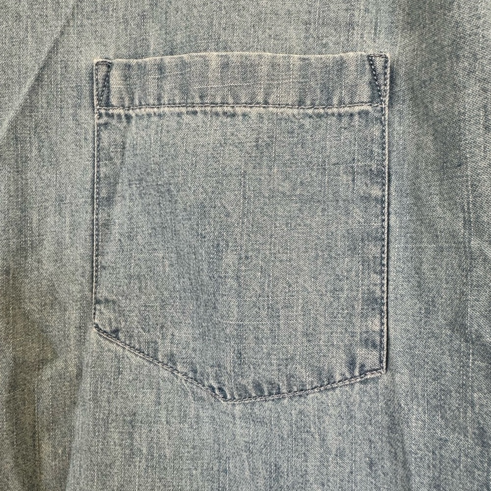 J Crew Light Wash Denim Button Down Shirt XL Lightweight - Picture 5 of 6